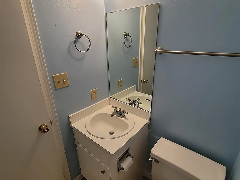 512 Lake Forest Blvd — Photo 10