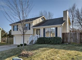 7402 N Farley Ave, Kansas City, MO 64158