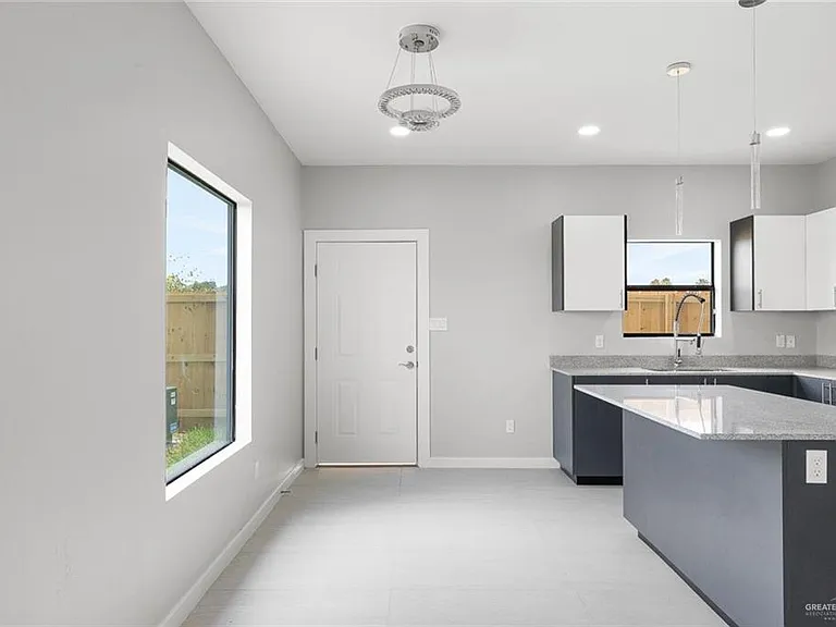 2020 Summerland Ln #1 — Photo 6