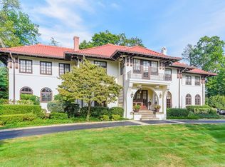 65 Overlook Rd, New Rochelle, NY 10804