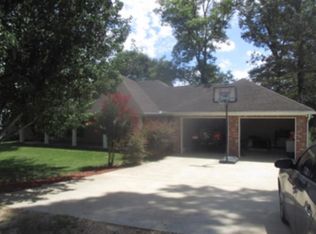 70 L Williamson Rd, Sumrall, MS 39482