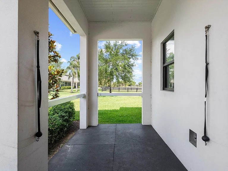 15450 Estancia Ln — Photo 8
