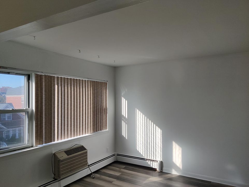 1st image of 6125 171st St Floor 3