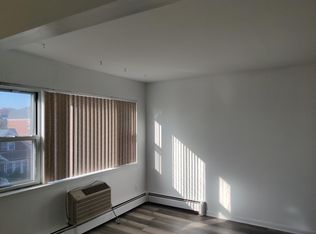 6125 171st St FLOOR 3, Fresh Meadows, NY 11365