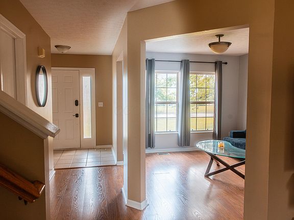 5th image of 537 Ashwyck Ct