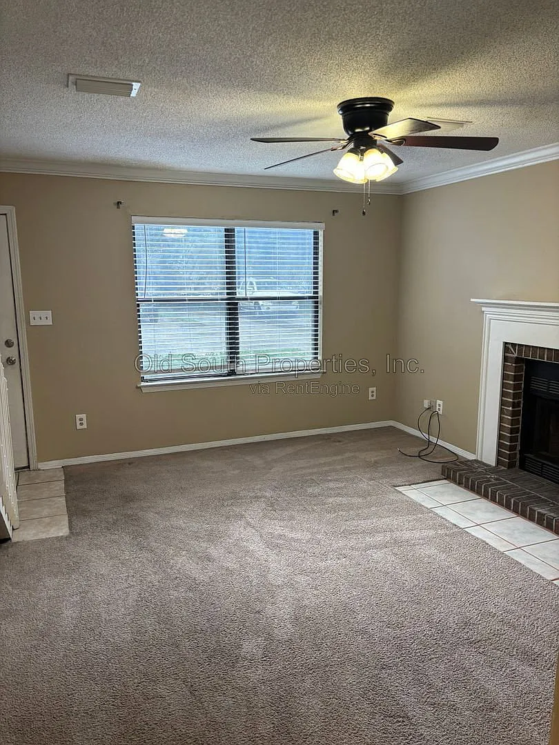 2 bed, 1.5 bath, 960 sqft, $1,200 — Photo 3