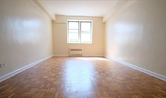 2nd image of 4011 Kings Hwy APT 2N