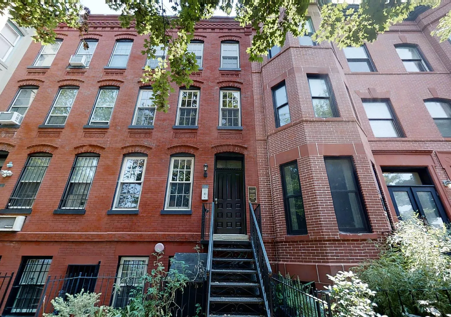 218 4th St SE #3 (DC) - 3 — Photo 1