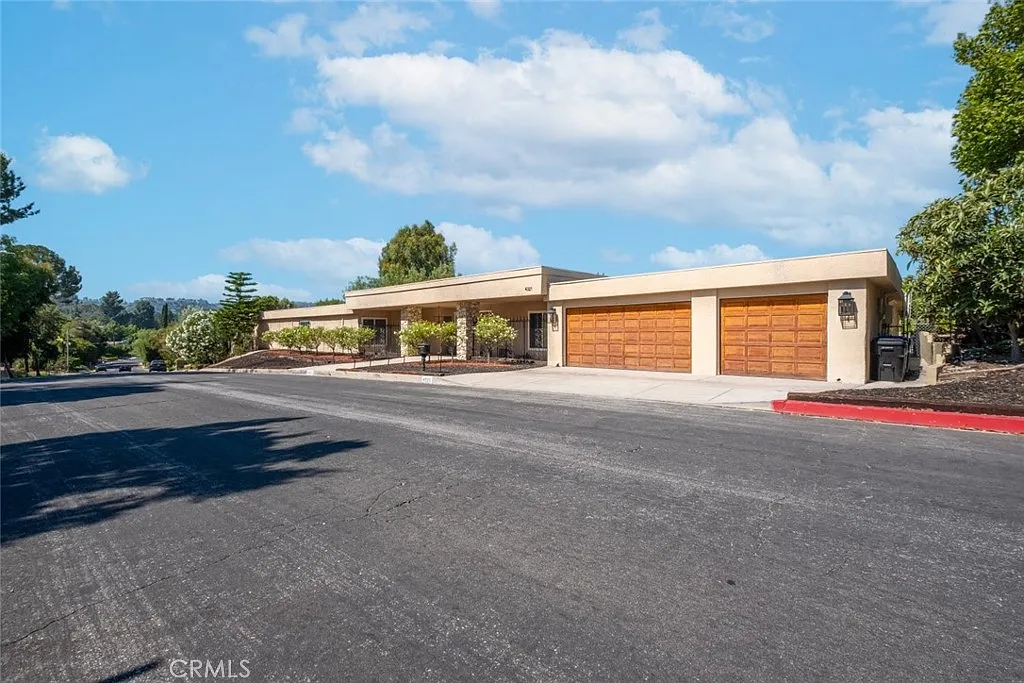 5 bed, 4610 sqft, $12,000 — Photo 2