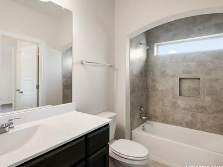 8232 Scarlet Gaura — Photo 3