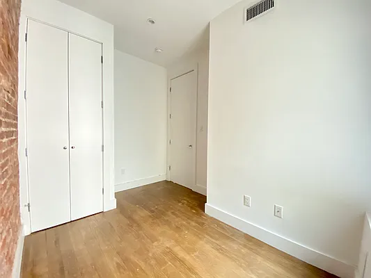 Rented by REAL New York | media 7