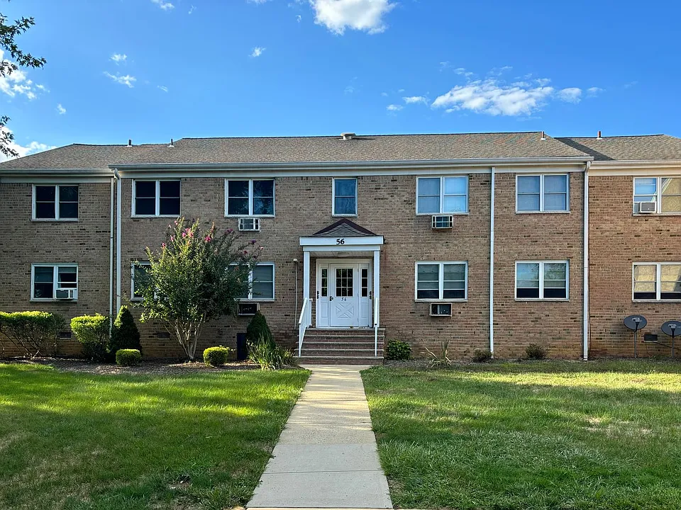 56 Manchester Ct #H
