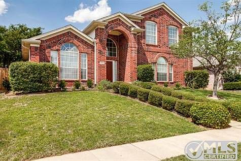 3rd image of 3813 Rolling Hills Dr