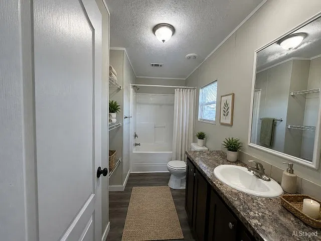 3 bed, 1120 sqft, $2,100 — Photo 3