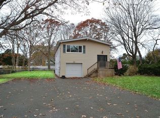 628 Durham Rd, Sayville, NY 11782