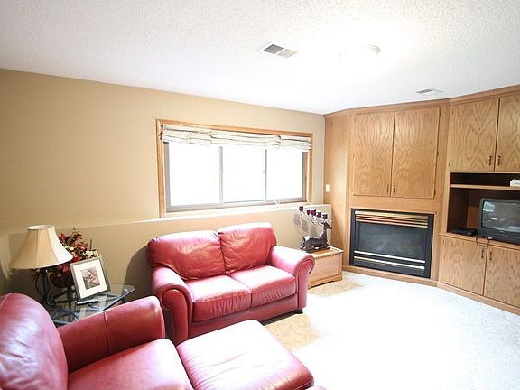 2nd image of 4261 Sauk Dr