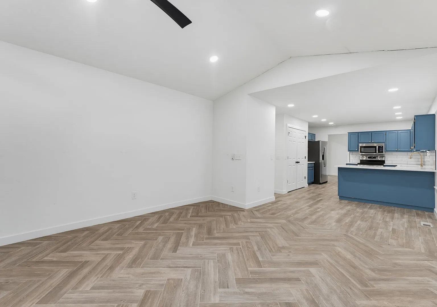 Situated at the end of a cul-de-sac and featuring a huge fenced-in backyard — Photo 2