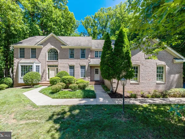 10560 Fox Forest Dr, Great Falls, VA 22066