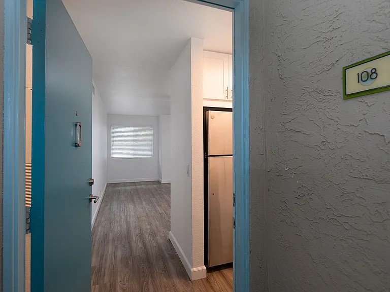 Golden Pacific Apartments — Photo 7