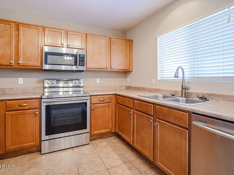23339 W Twilight Trl — Photo 3