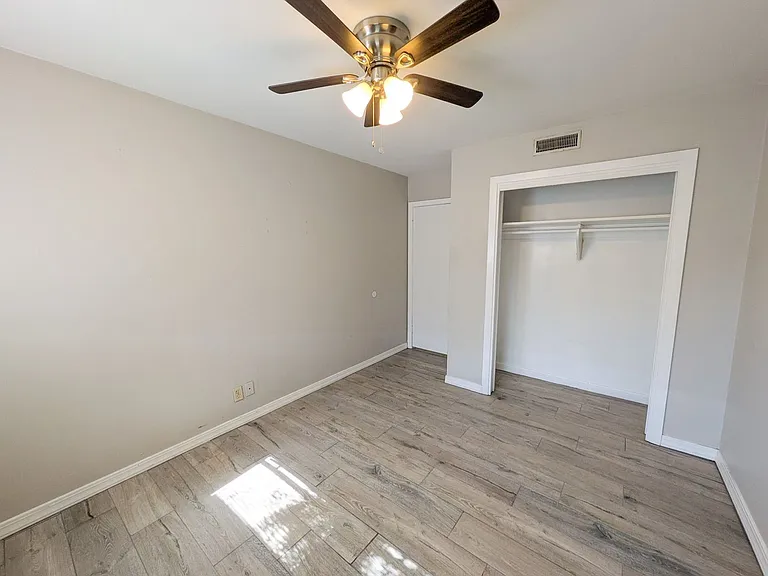 2109 Coronado Pl — Photo 13