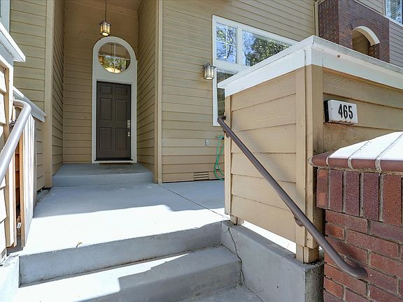 3rd image of 465 Mill River Ln