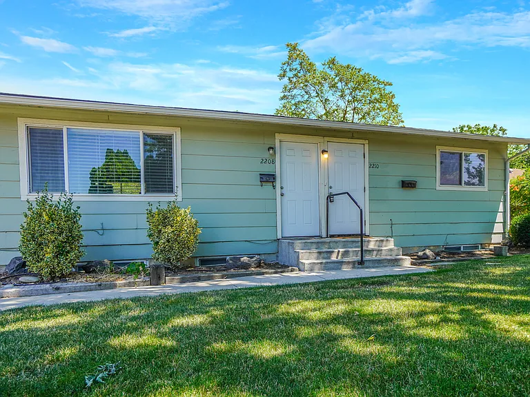 2210 S Owyhee St — Photo 5