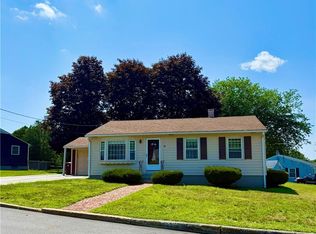 86 Halsey Rd, Woonsocket, RI 02895