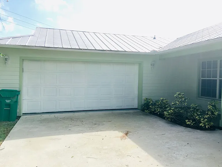 310 Shady Ln — Photo 3