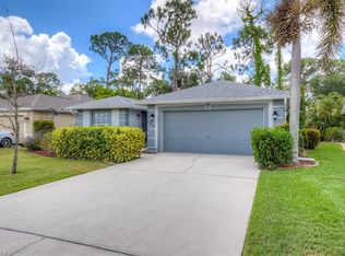 286 Stanhope Cir, Naples, FL 34104