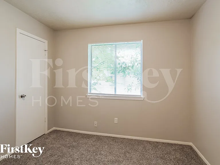4403 Pineville Ln — Photo 11