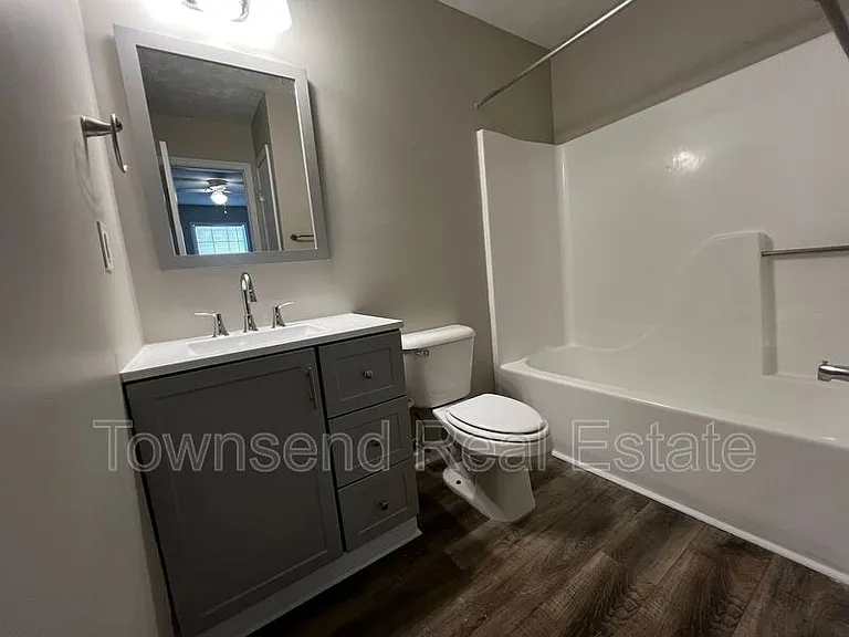 1425B Ireland Dr — Photo 12