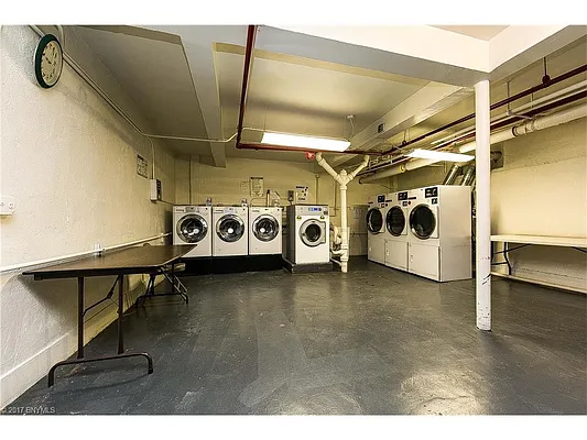 Sold by REMAX Elite | media 21