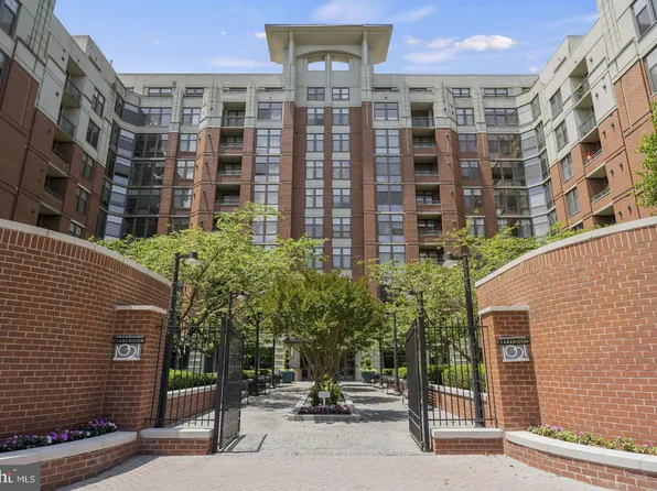 1021 Garfield St APT 812, Arlington, VA 22201