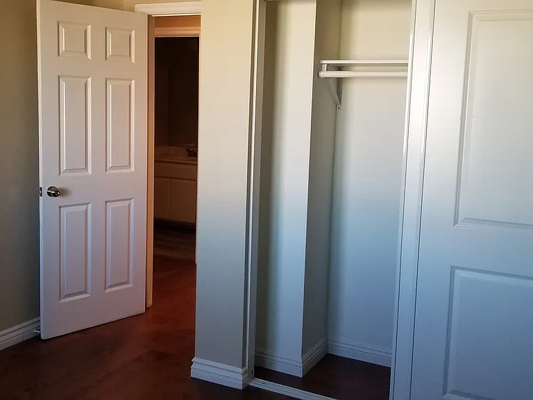 5638 Hunt Club Dr — Photo 17