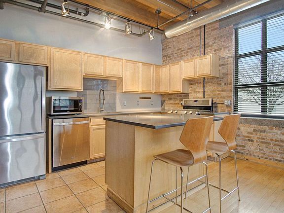 5th image of 633 Elliott Ave APT 8