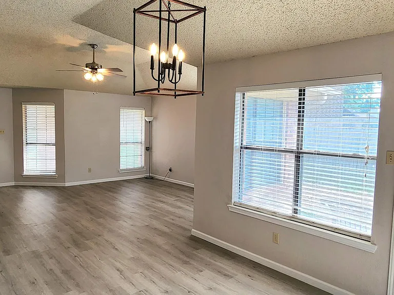 520 Kirkland Dr — Photo 6