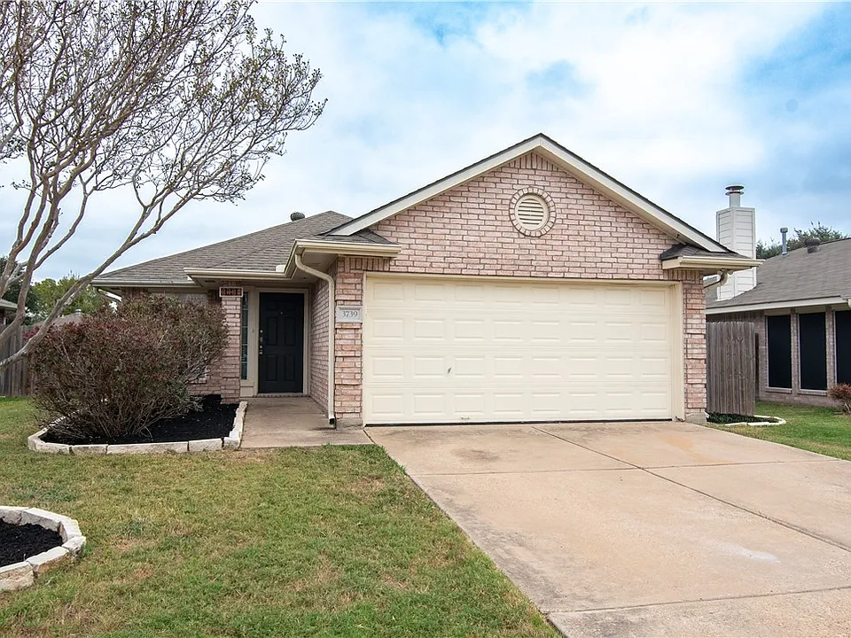 3739 Marielene Cir