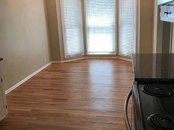 Vinyl windows and blinds