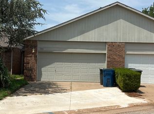 709 Rockridge Cir, Edmond, OK 73034