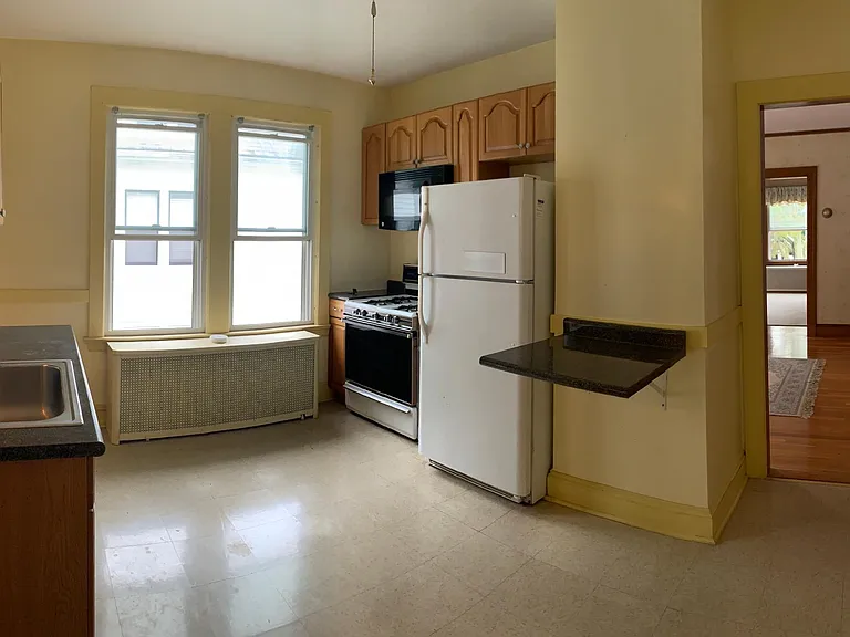 52 Maplewood Ave #2 — Photo 8