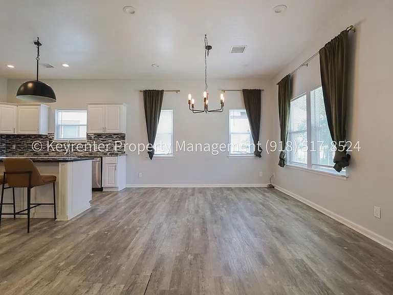 1324 N Cheyenne Ave — Photo 10