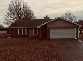 8411 Meadowside Ln, Tulsa, OK 74131