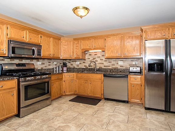 5th image of 15629 Shenandoah Dr