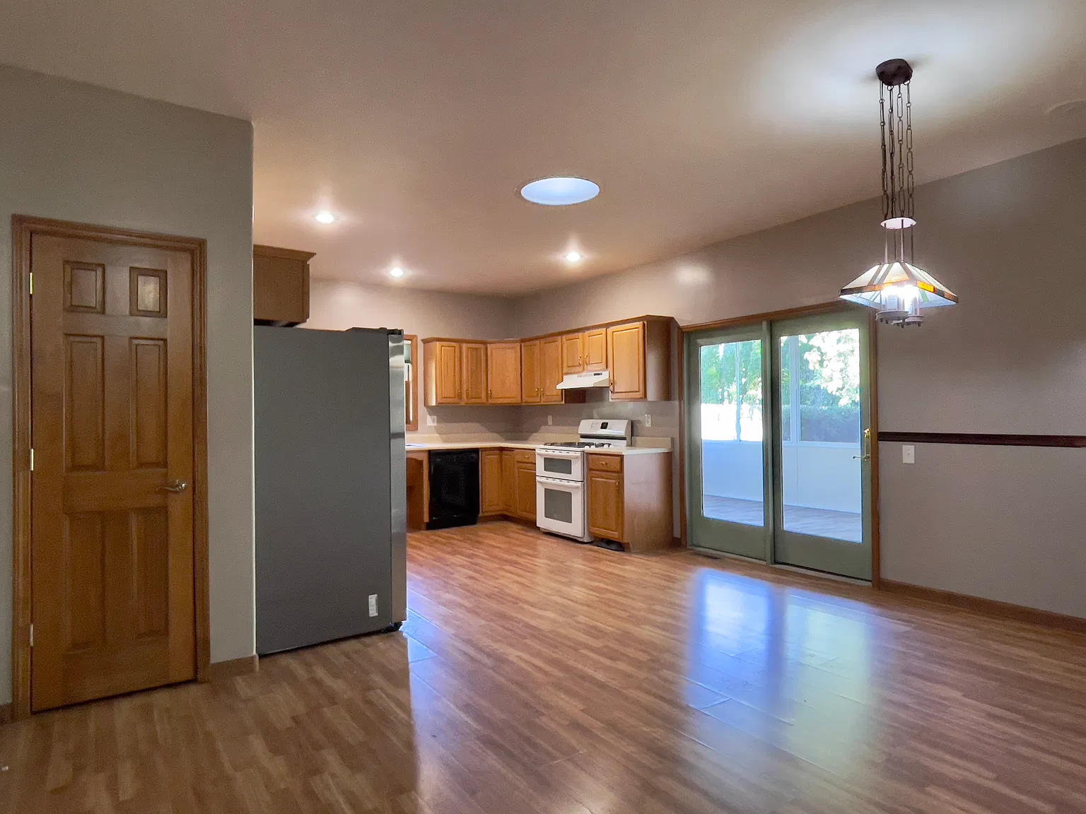 4 bed, 2006 sqft, $2,500 — Photo 4