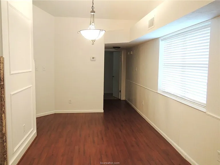 806 Camellia Ct — Photo 3