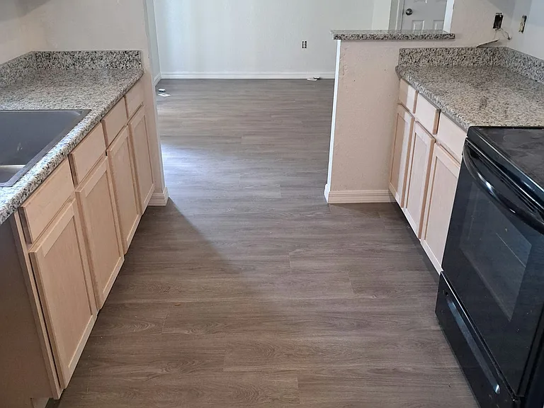 901 SW 7th St — Photo 11