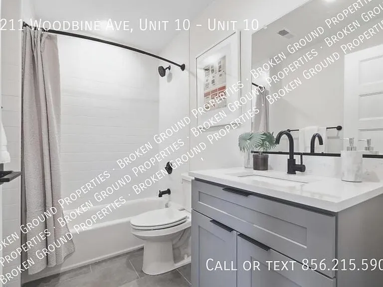 6211 Woodbine Ave #10 — Photo 5