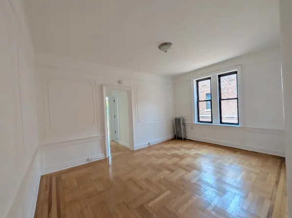 363 Ocean Pkwy APT D11, Brooklyn, NY 11218