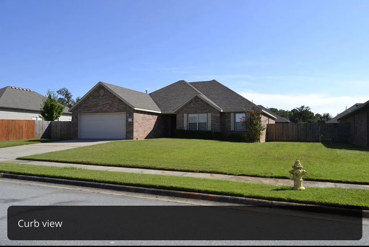 4 bed, 2000 sqft, $1,995 — Photo 1